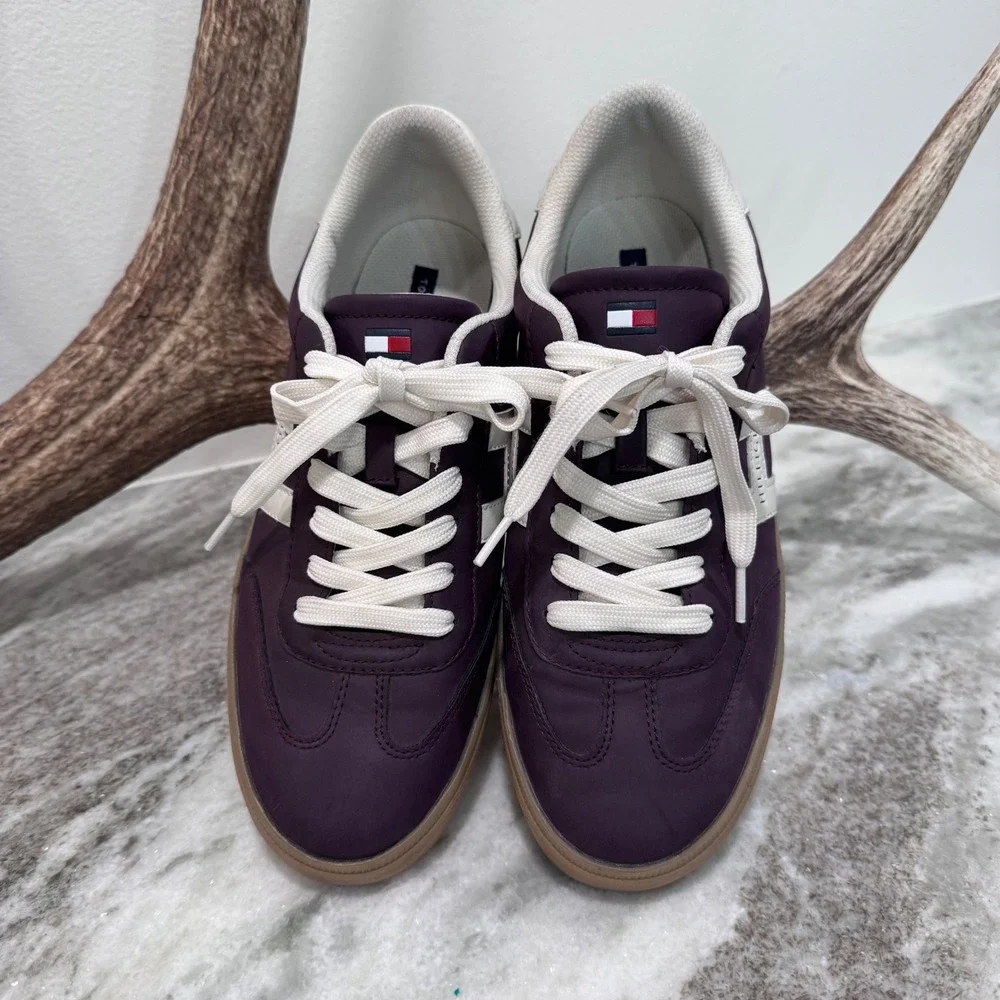 Tommy Hilfiger Mens Lexei Burgundy Gum Sole Sneakers TWLEXEIH-R Size 10M